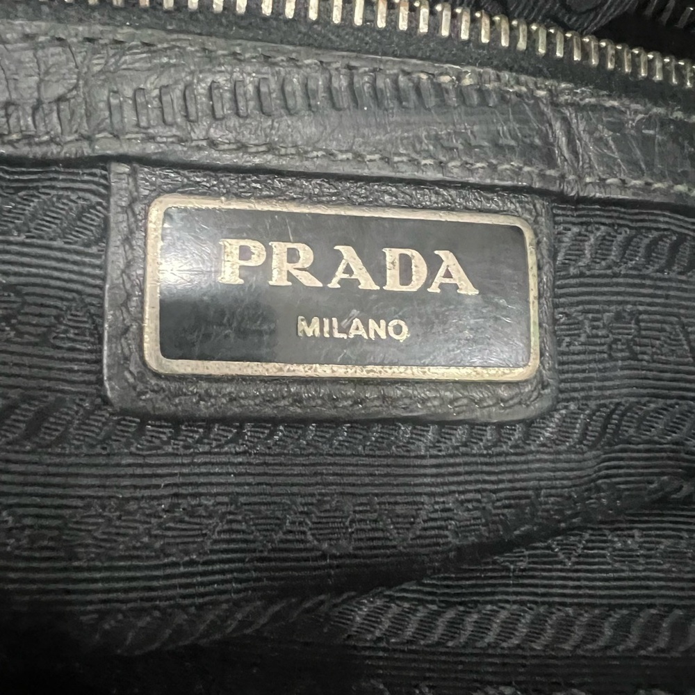 Prada Vitello Daino crossbody bag - Picture 15 of 16
